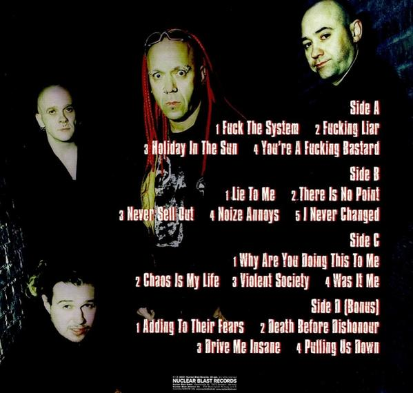 Albumcover mit 4 Männern. Das Album hat eine Liste von Songs. Der Titel lautet: 'THE PRODIGY - Experience'.