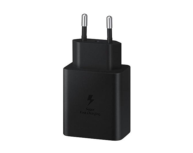 Siyah Samsung hızlı şarj cihazı. 'Super Fast Charging' metni ve yıldırım logosu.