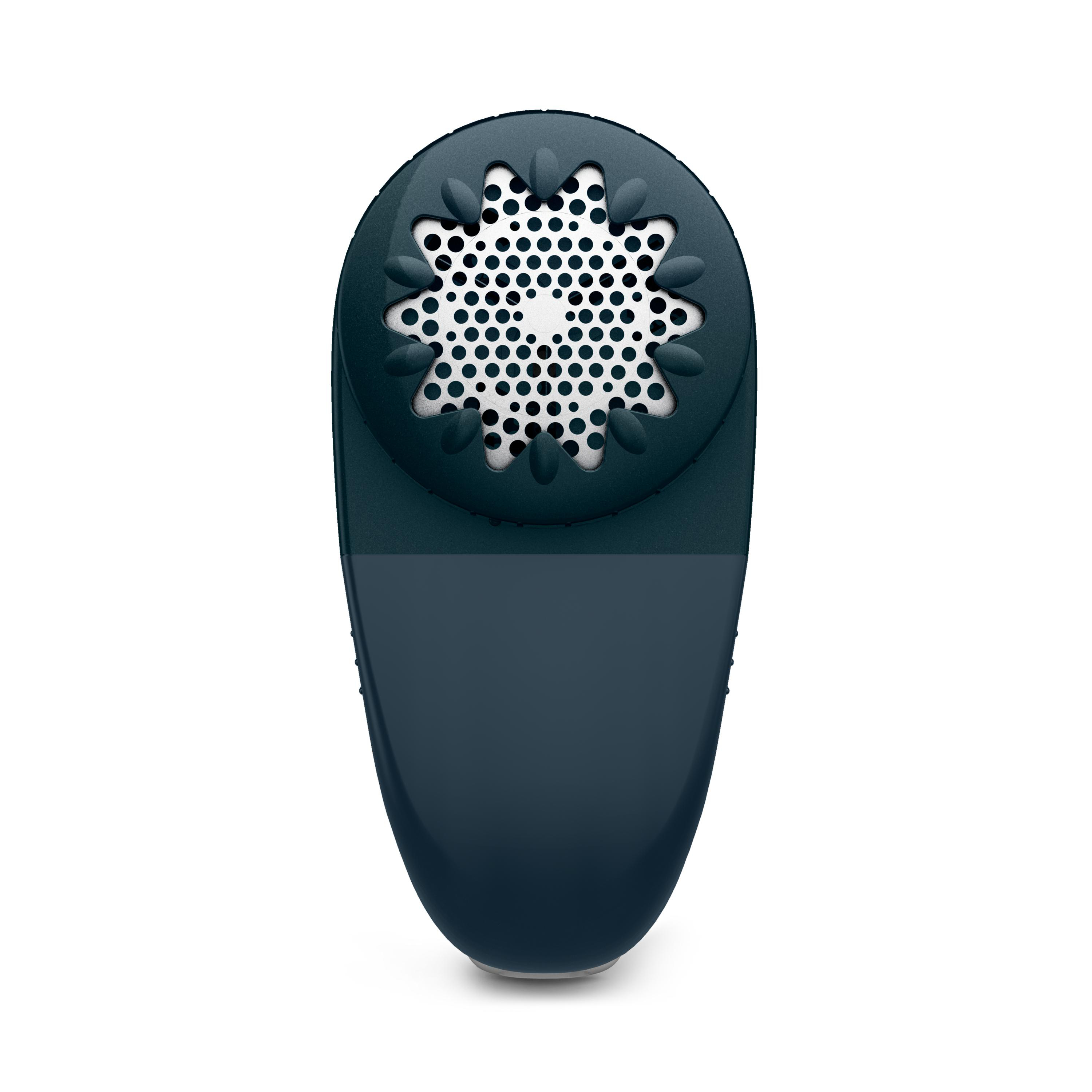 Dunkelblaues Gerät mit floralem Design oben, mit weißem Hintergrund.