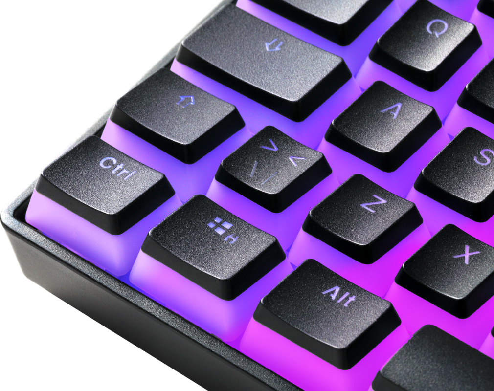 Nahaufnahme einer schwarzen Tastatur mit lila beleuchteten Tasten.