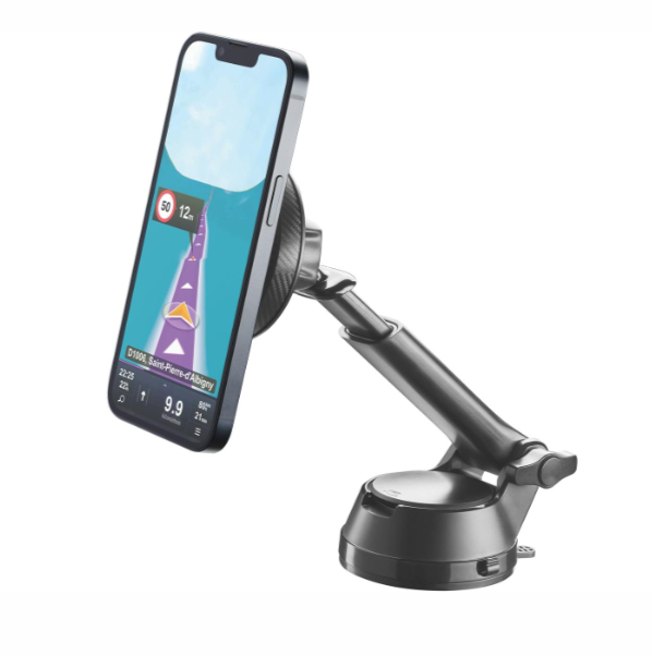 Smartphone auf dem Armaturenbrett eines Autos mit Navigations-App.