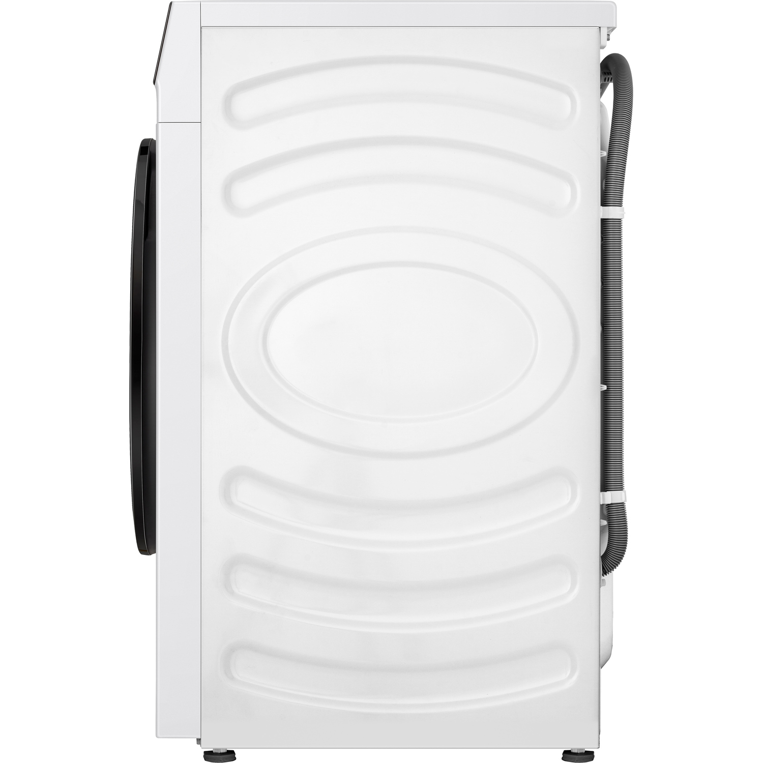 Witte wasmachine, zijaanzicht. Zwarte deur en details. Afvoerslang aan de rechterkant.
