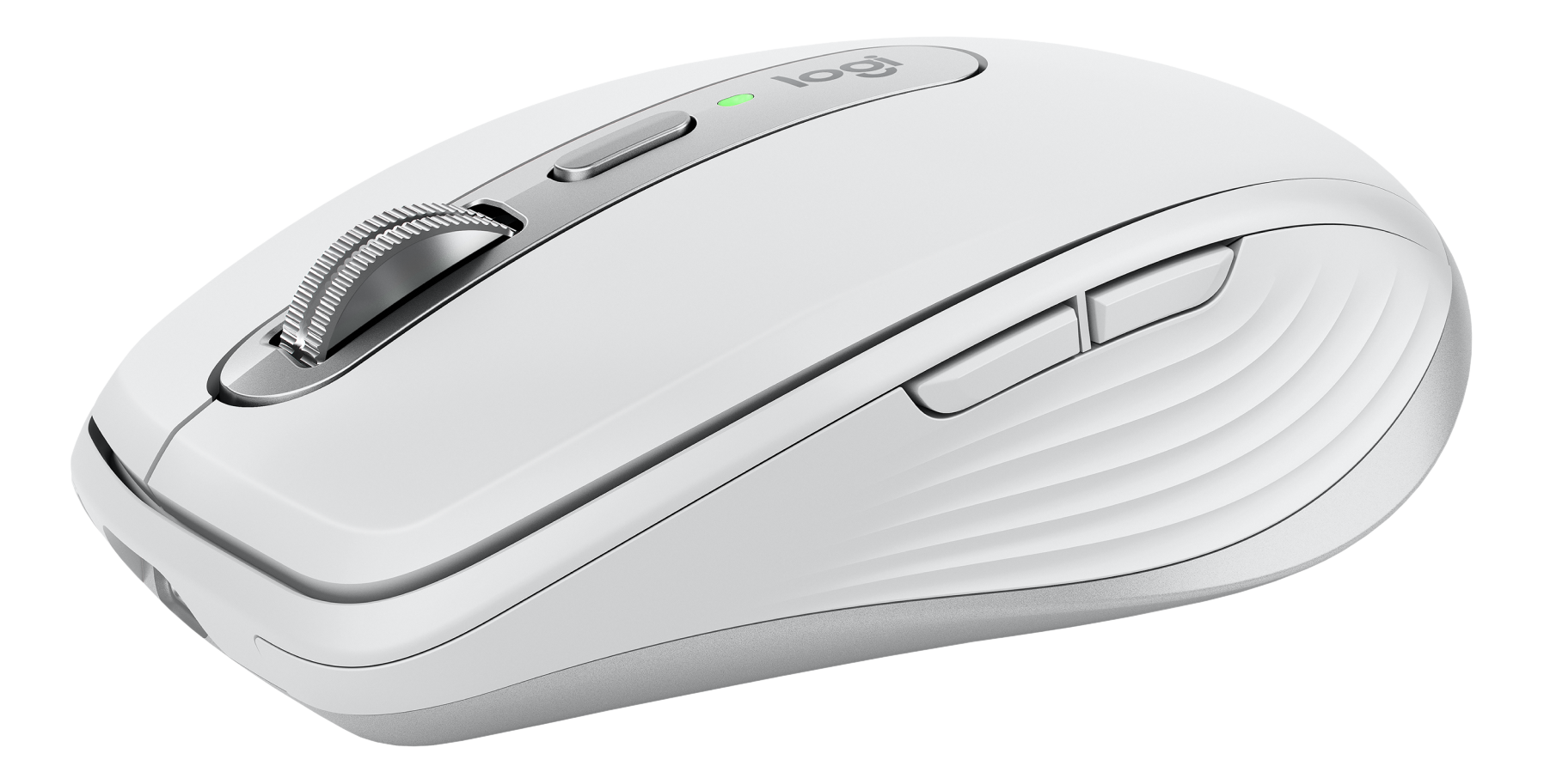 Weiße Logitech-Maus, schräge Ansicht, mit silbernen Akzenten. Verfügt über ein Scrollrad und Tasten.