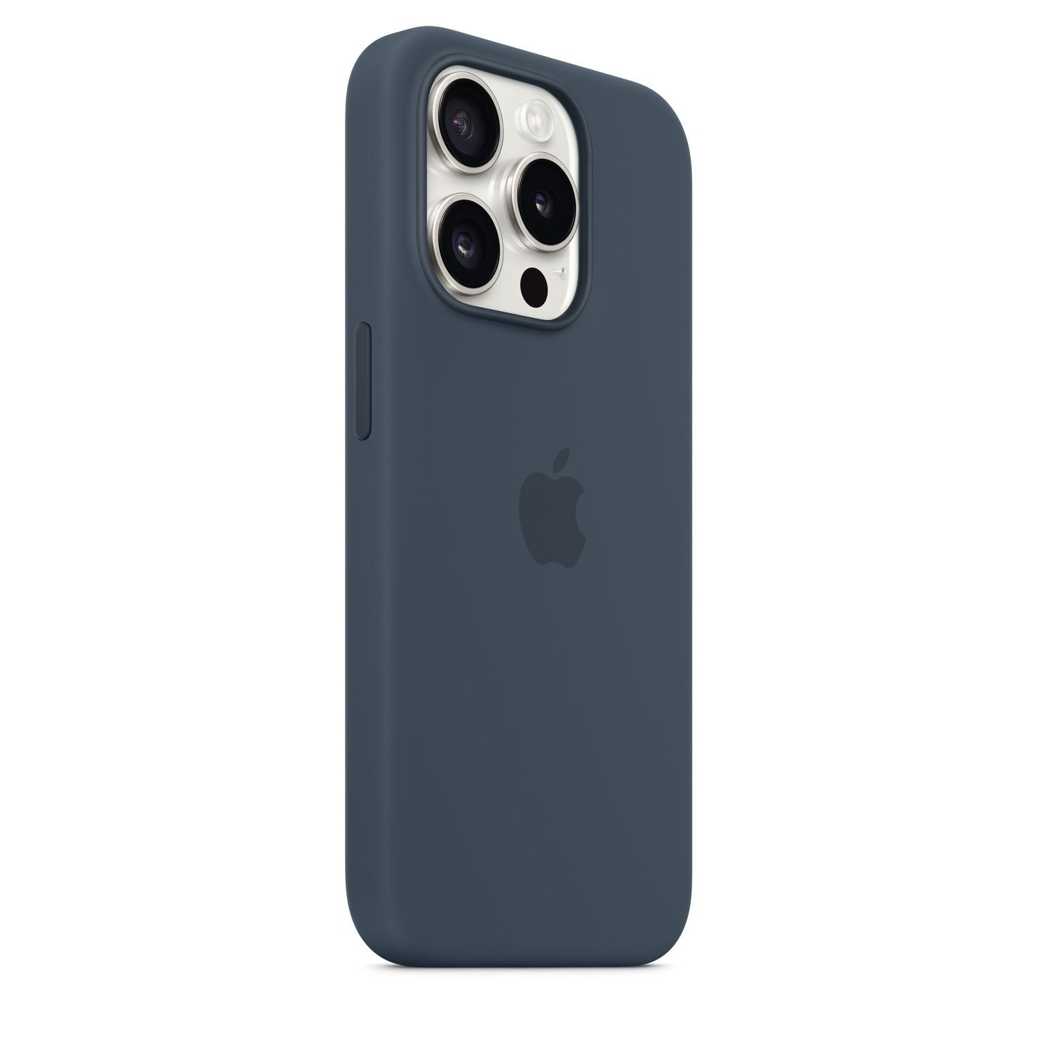 Een donkerblauwe iPhone in een bijpassende hoes. De telefoon heeft een drievoudige cameralens en een Apple-logo op de achterkant.
