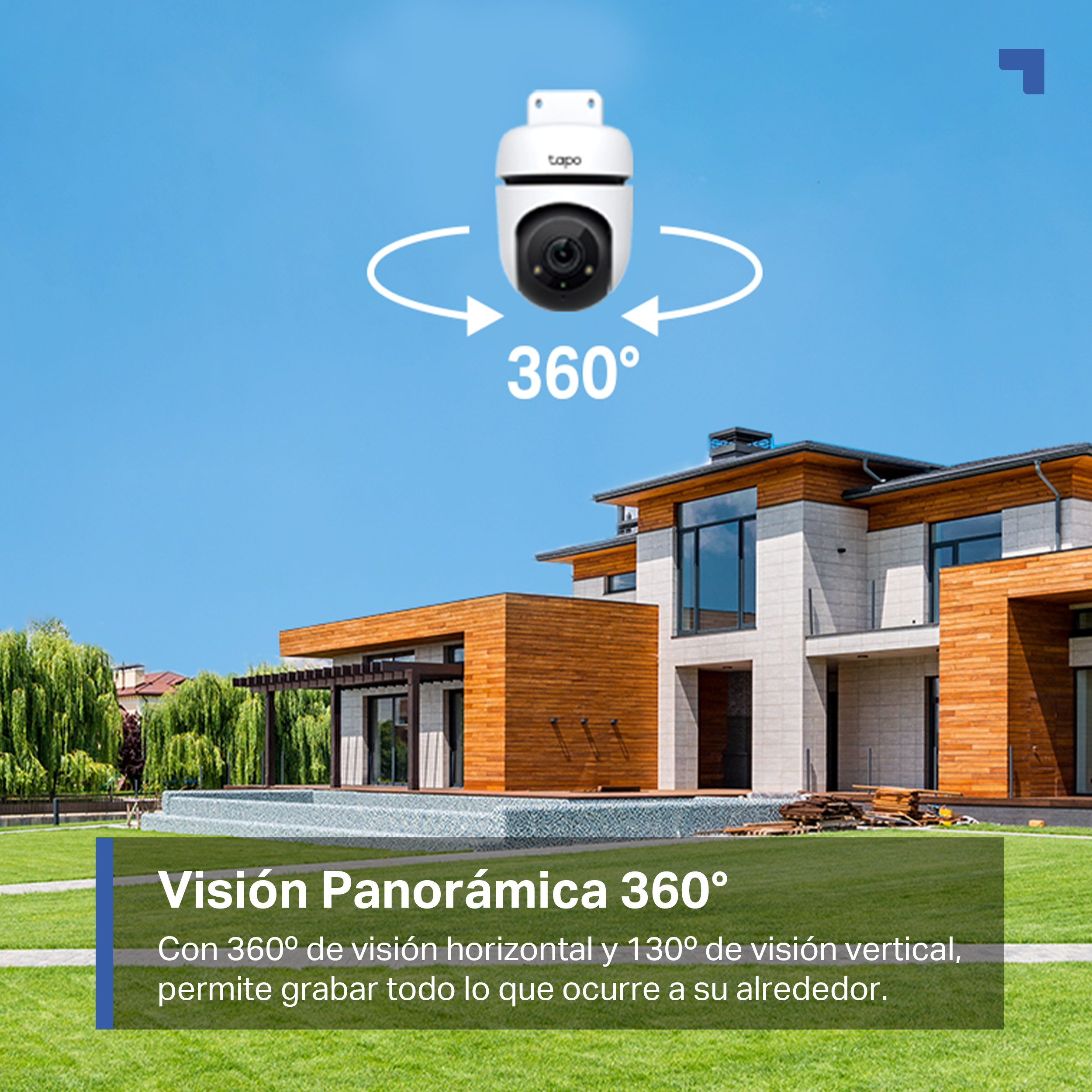 Se muestra una cámara de seguridad en una casa. La cámara puede girar 360 grados. La casa es moderna.
