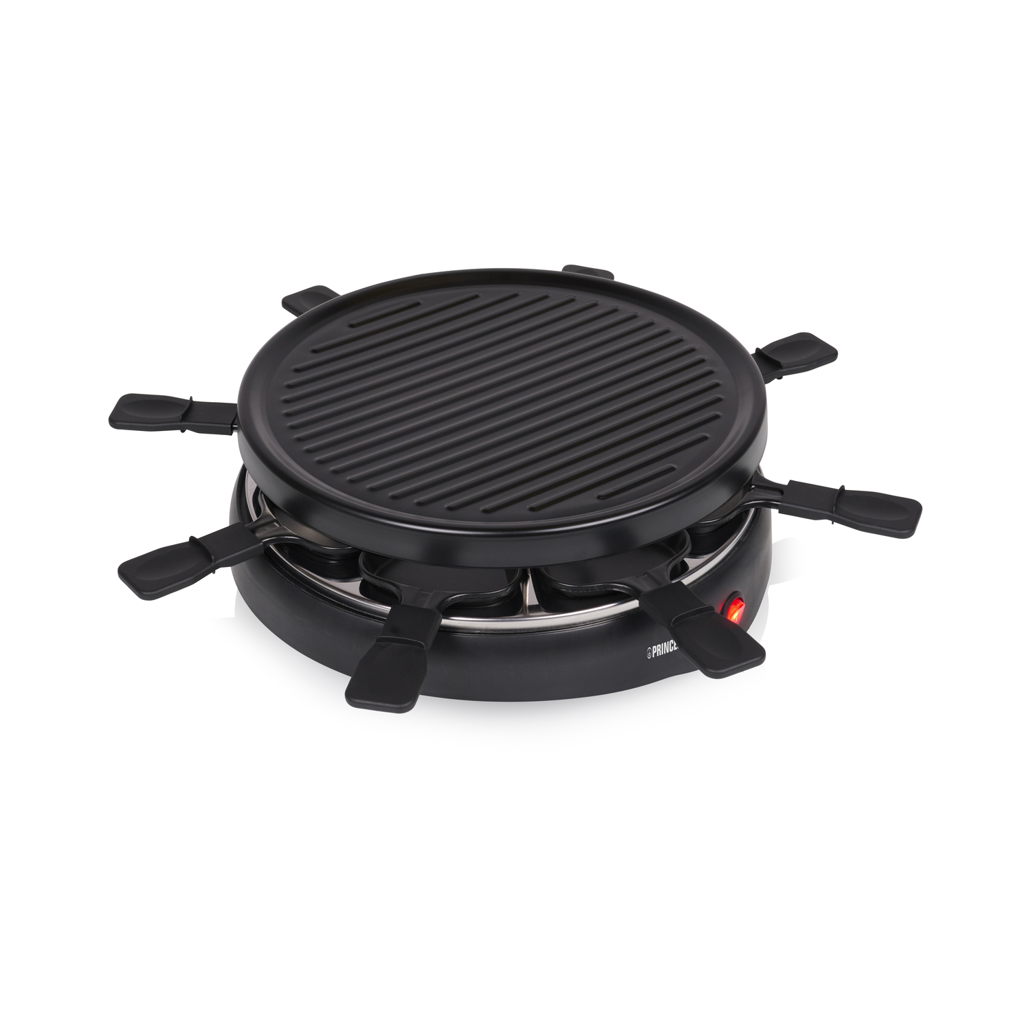 Een zwarte raclette grill met acht individuele pannetjes op een wit oppervlak. De grill is open.