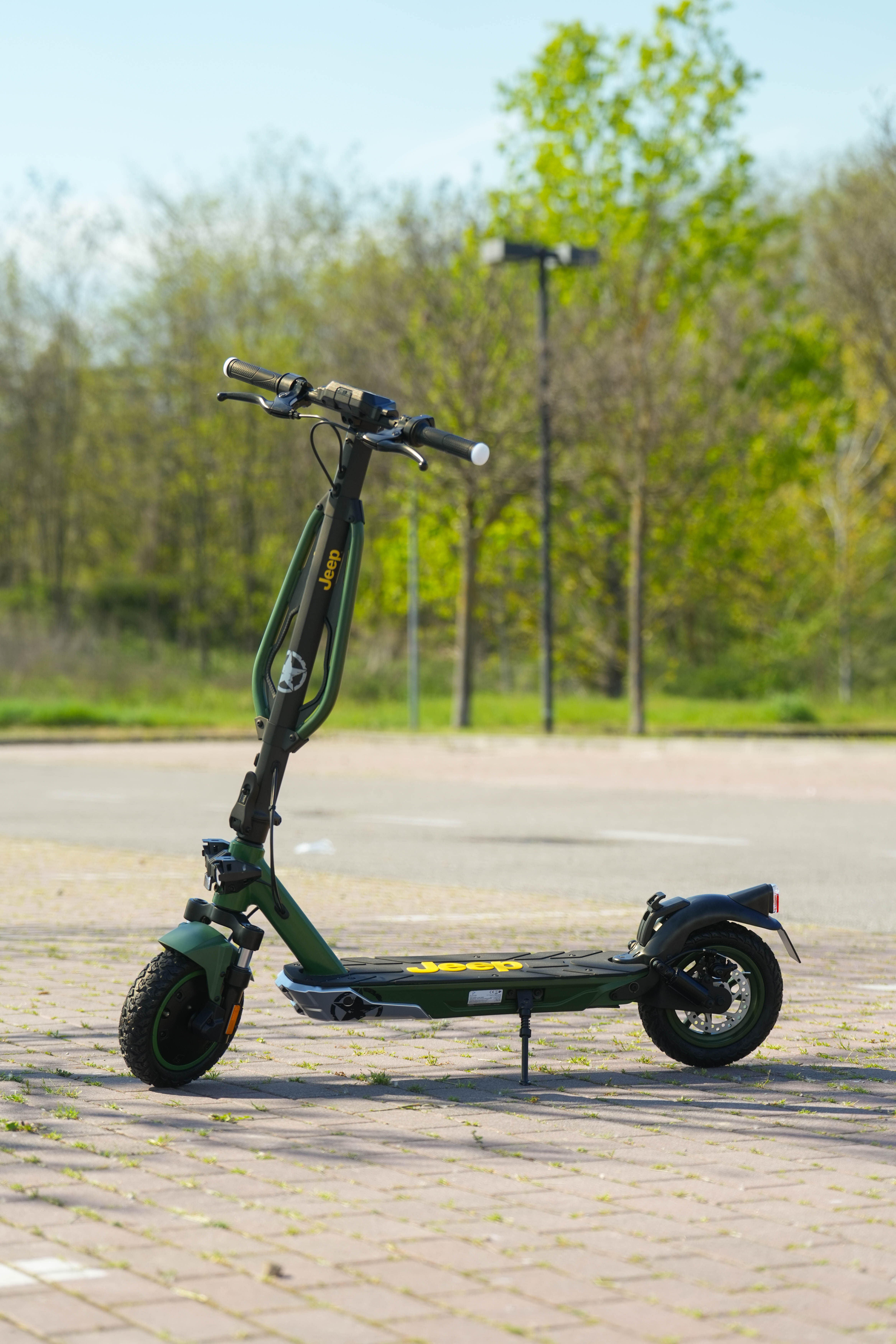 Patinete eléctrico - Jeep Jad Advanced Safety, Potencia máx. 515 W, Carga máx. 100 kg, 10.000 mAh, 25 km/h, Verde