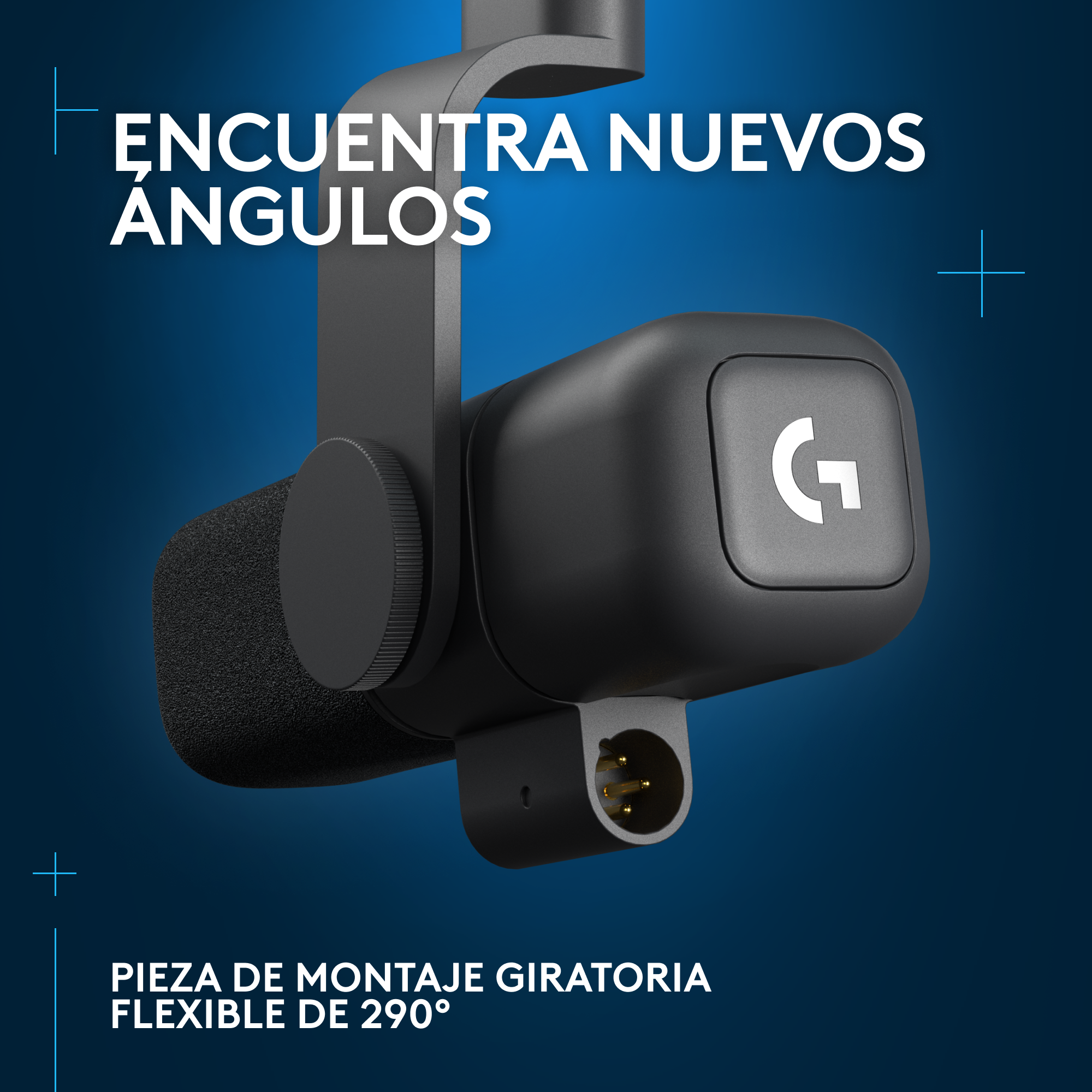 Accesorio de micrófono negro con una pieza de montaje giratoria, contra un fondo azul.