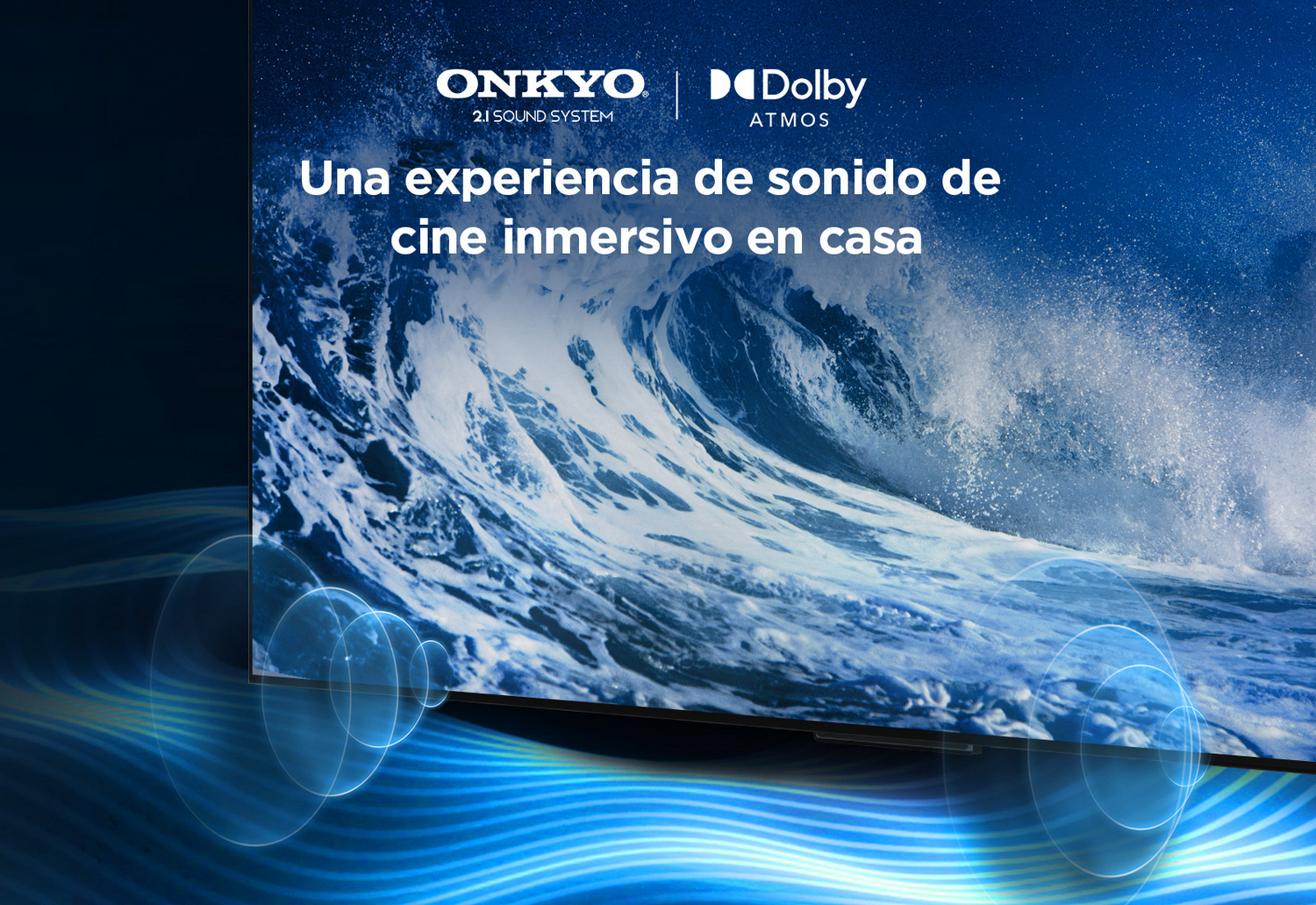 Una pantalla de TV con una imagen de olas marinas. Los logotipos de Onkyo y Dolby Atmos arriba.