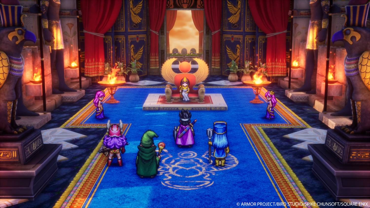 Una escena de juego con varios personajes en un gran salón con decoración egipcia.