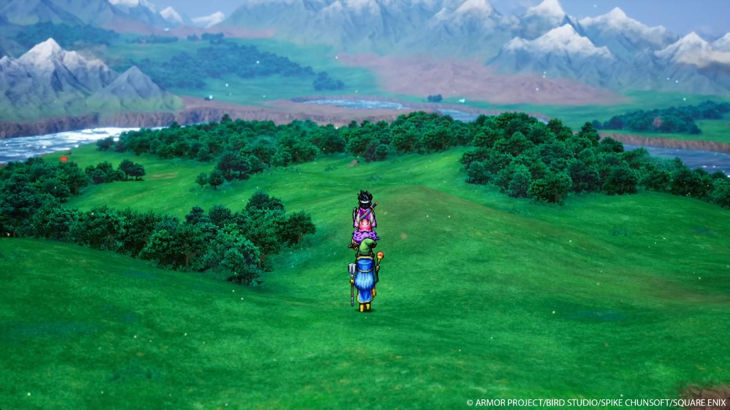 Escena de videojuego con personajes en un campo verde con árboles al fondo.