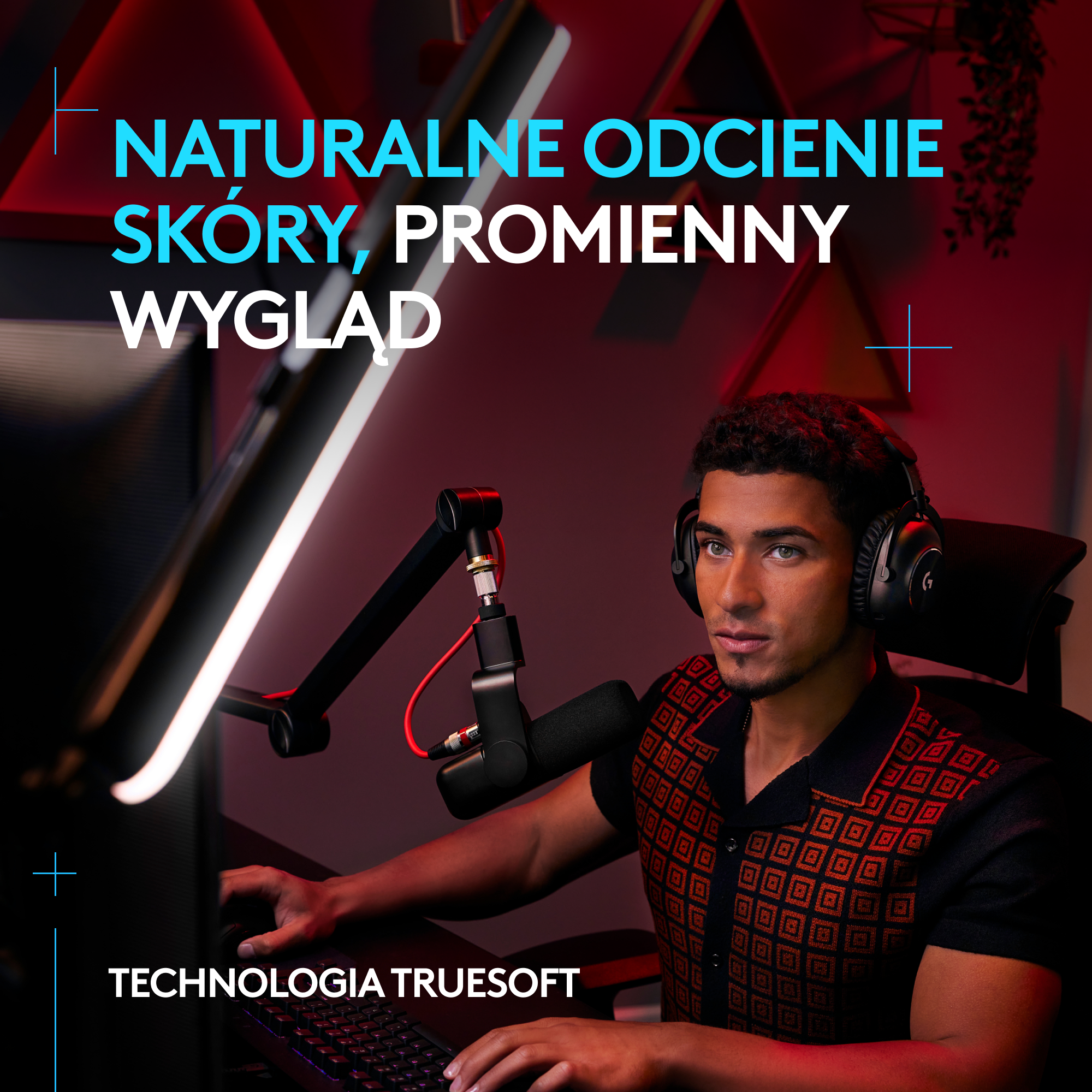 Mężczyzna ze słuchawkami, mikrofonem i klawiaturą. Tekst: Naturalny odcień skóry, promienny wygląd.