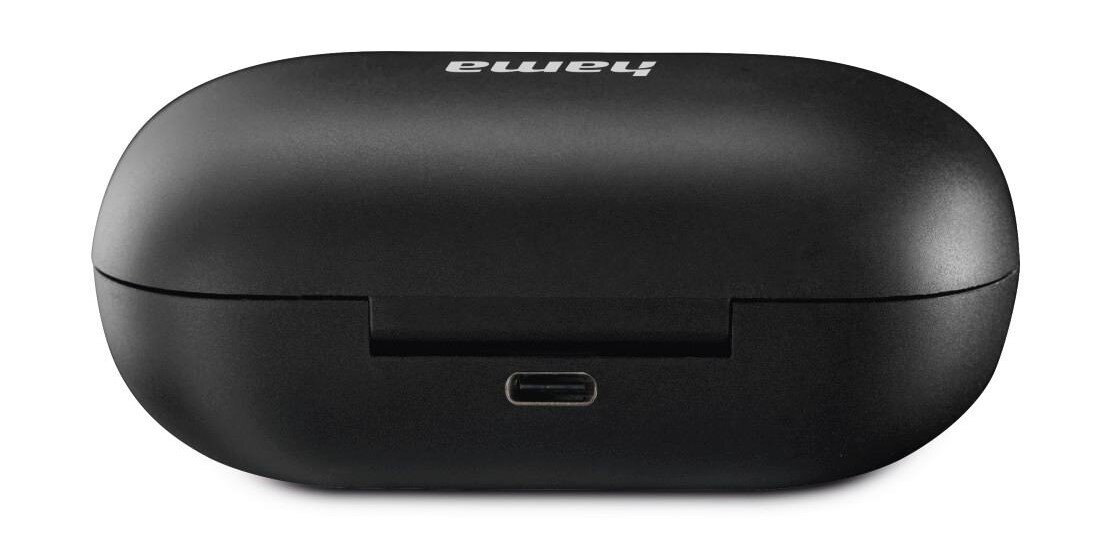 Czarne etui ładujące do słuchawek z portem USB-C na dole i logo 'hama' na górze.