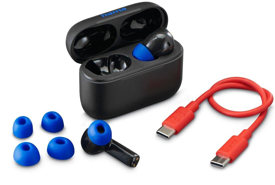 Czarne słuchawki Hama z etui ładującym i dodatkowymi wkładkami dousznymi oraz czerwonym kablem USB-C.