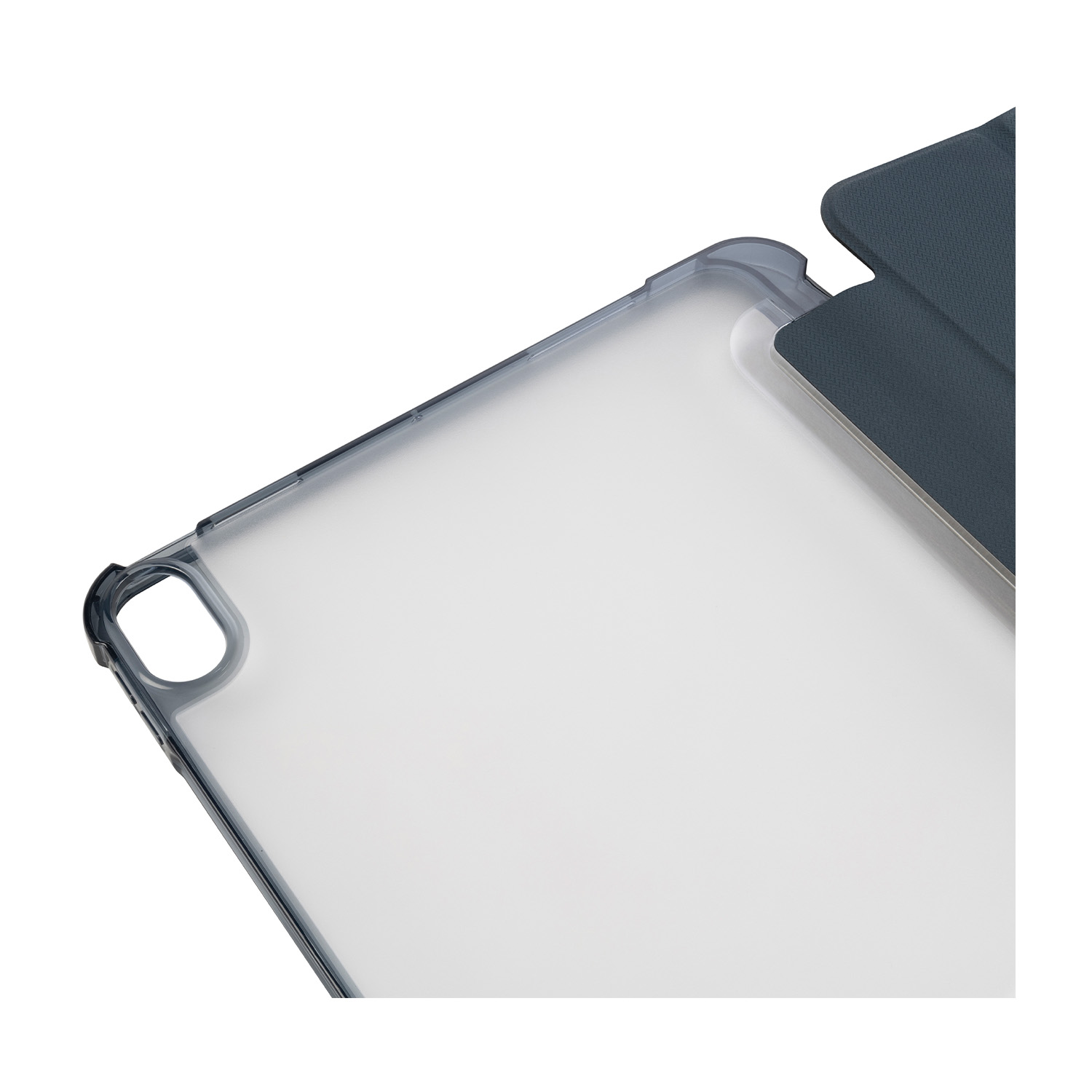 Custodia trasparente per tablet su una superficie bianca. Parte di una copertura scura è visibile.