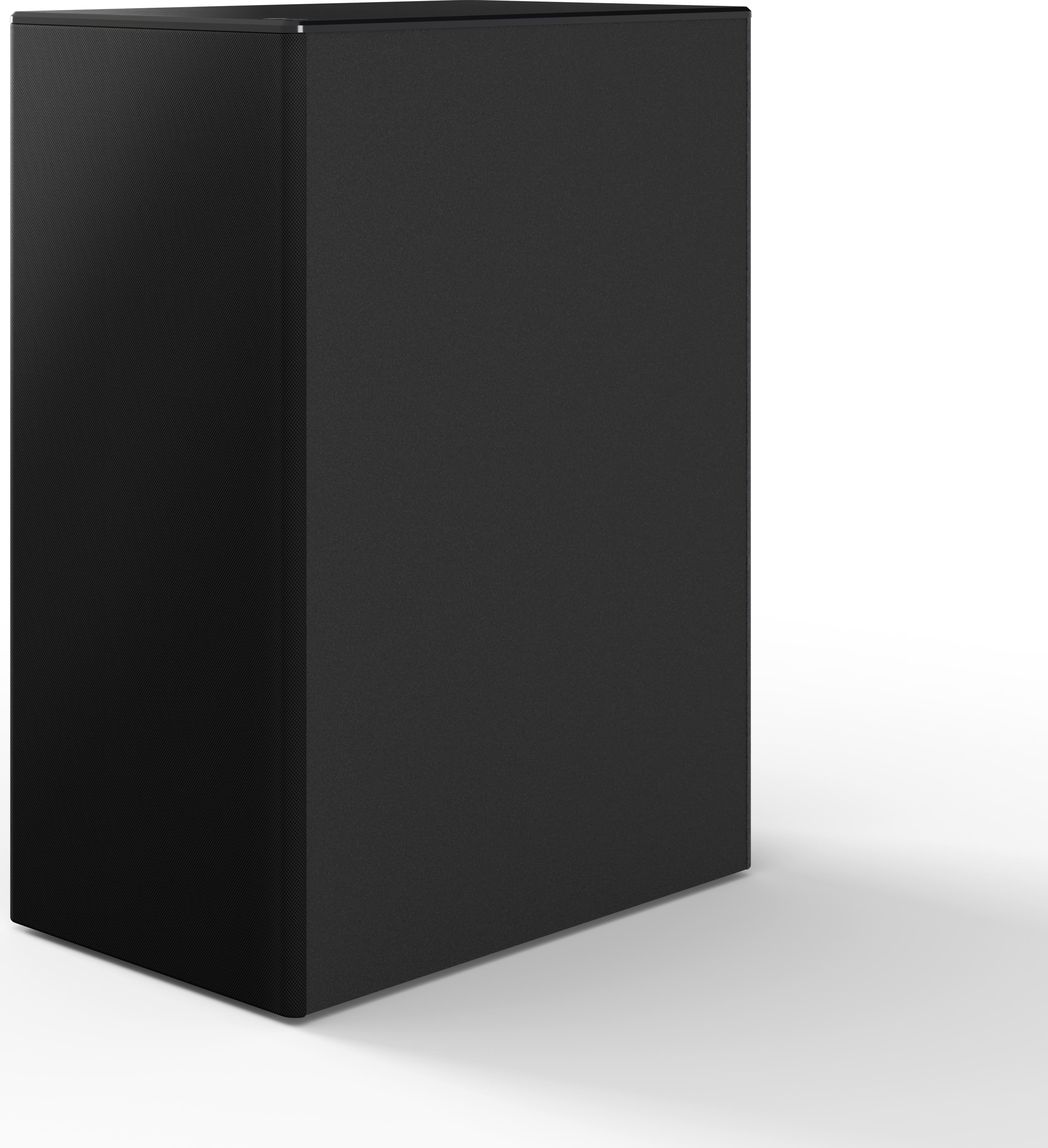 Schwarzer Subwoofer-Lautsprecher, rechteckige Box, mit Schatten auf weißem Grund.
