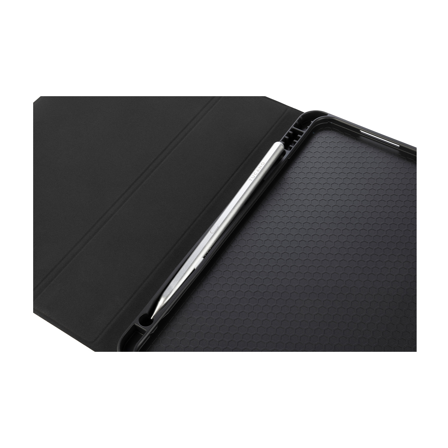 Custodia nera per tablet con penna stilo all'interno.