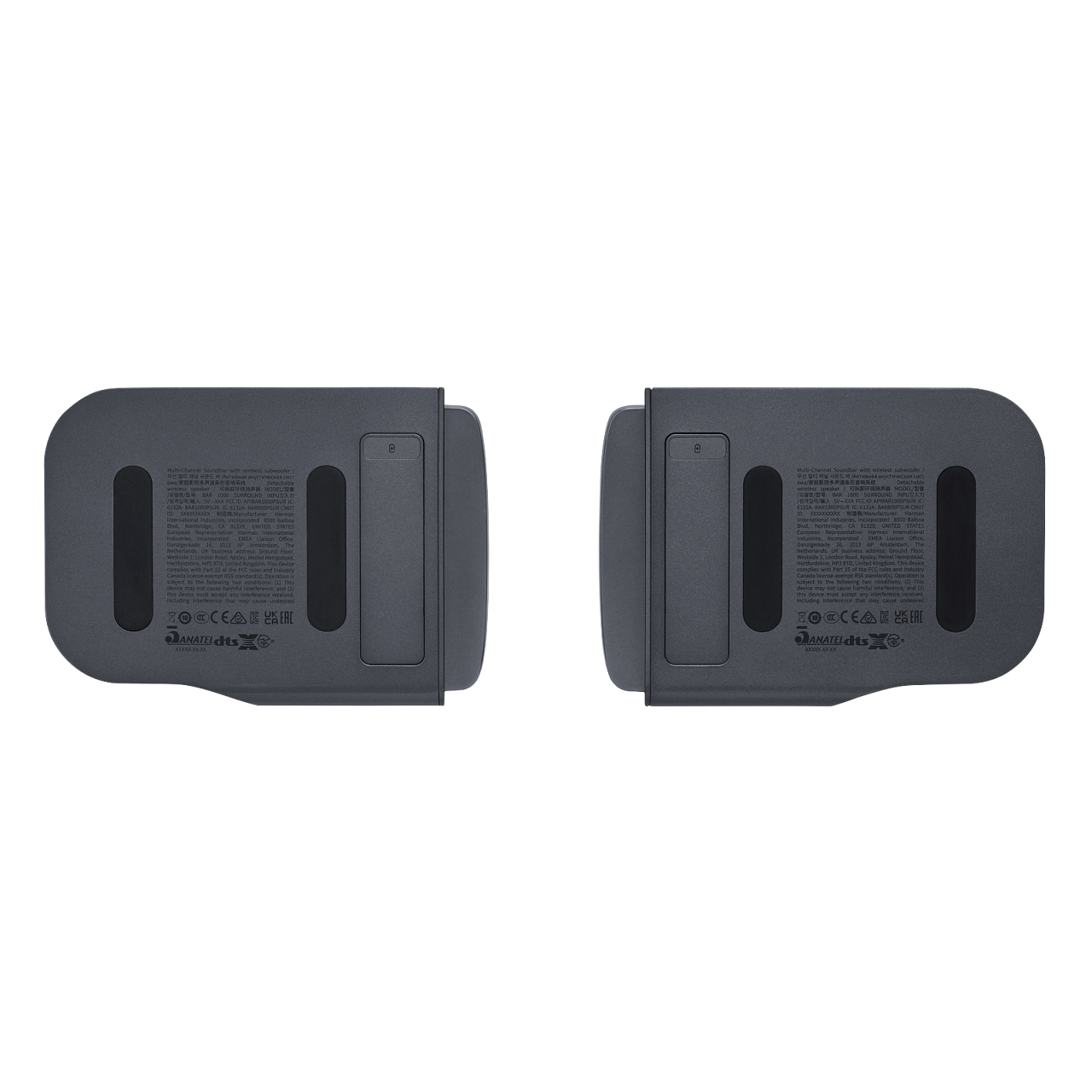 Dos dispositivos rectangulares grises con varias etiquetas en la parte posterior. Cada uno tiene una ranura.