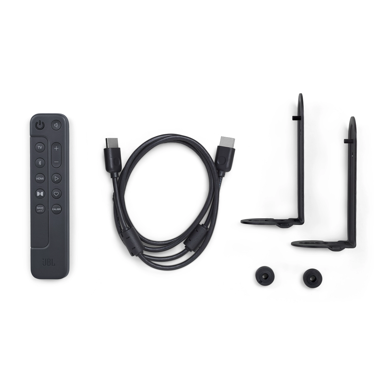 Accesorios de barra de sonido JBL: mando a distancia, cables y soportes, sobre blanco.