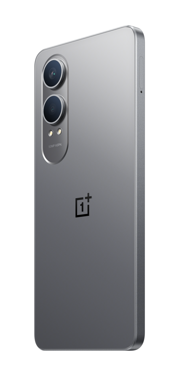 Un teléfono OnePlus gris sobre un fondo negro.