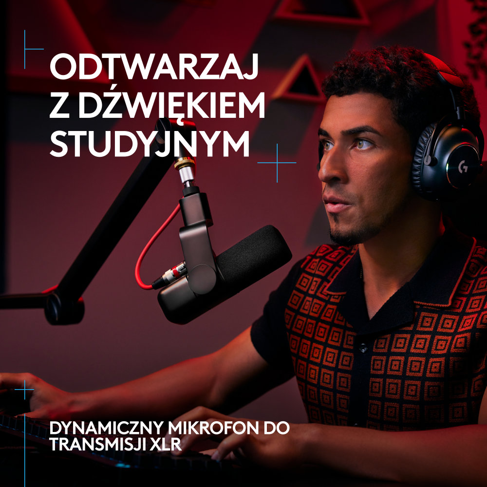 Mężczyzna ze słuchawkami i mikrofonem. Tekst: 'Dźwięk studyjny' i 'Mikrofon dynamiczny'.