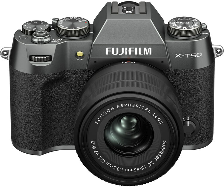 Fekete-ezüst Fujifilm X-T50 kamera objektívvel.