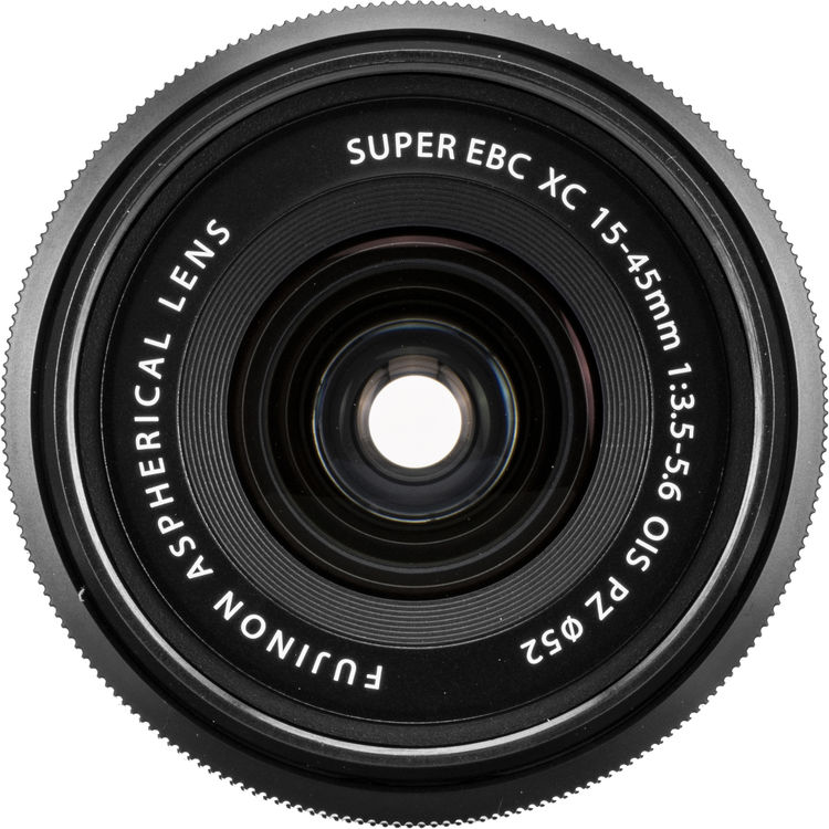 Fekete objektív fehér szöveggel, beleértve a 'SUPER EBC XC', '15-45mm' és 'f/3.5-5.6' feliratokat.