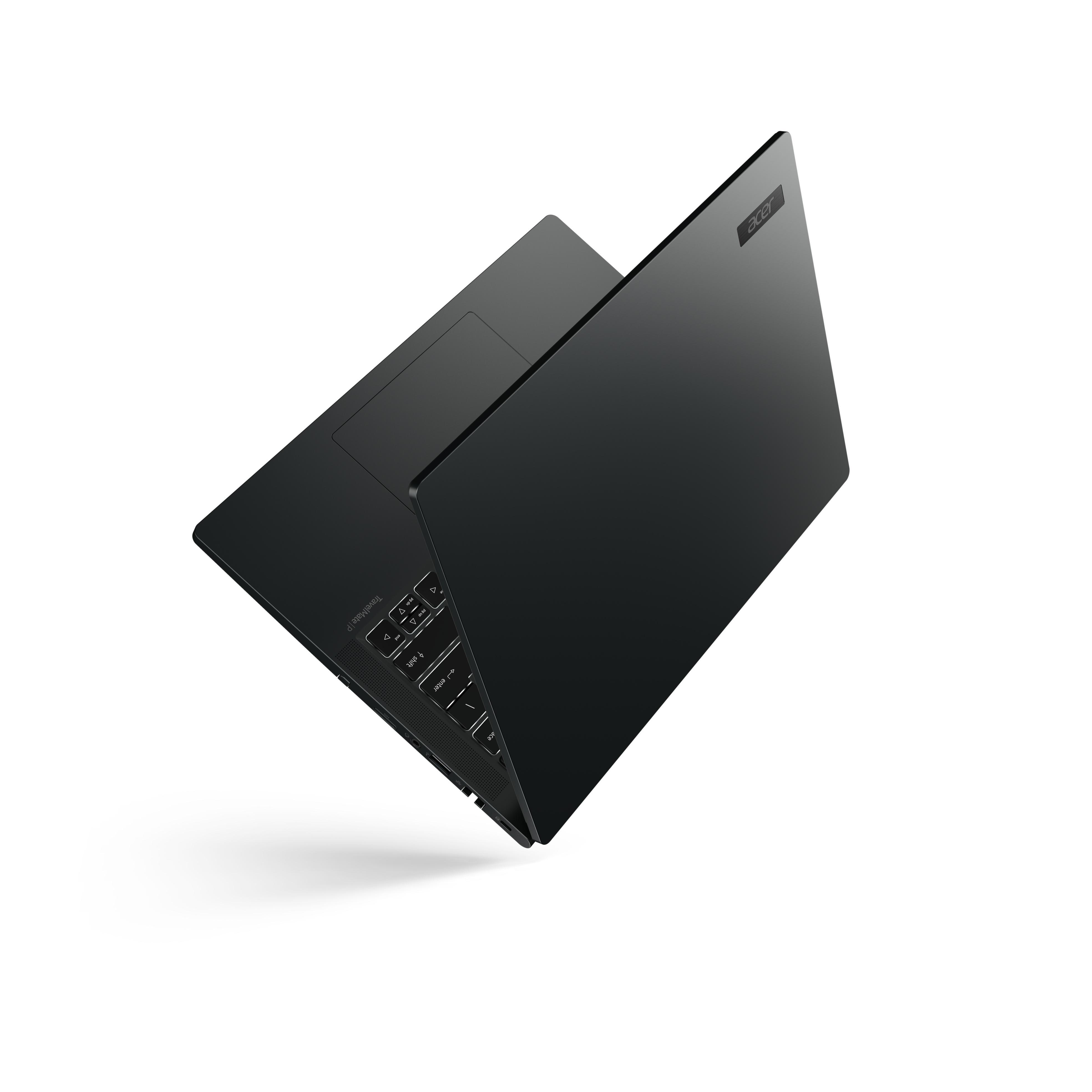 Schwarzer Laptop, geöffnet geneigt, auf weißem Hintergrund. Die Oberseite zeigt das Logo.