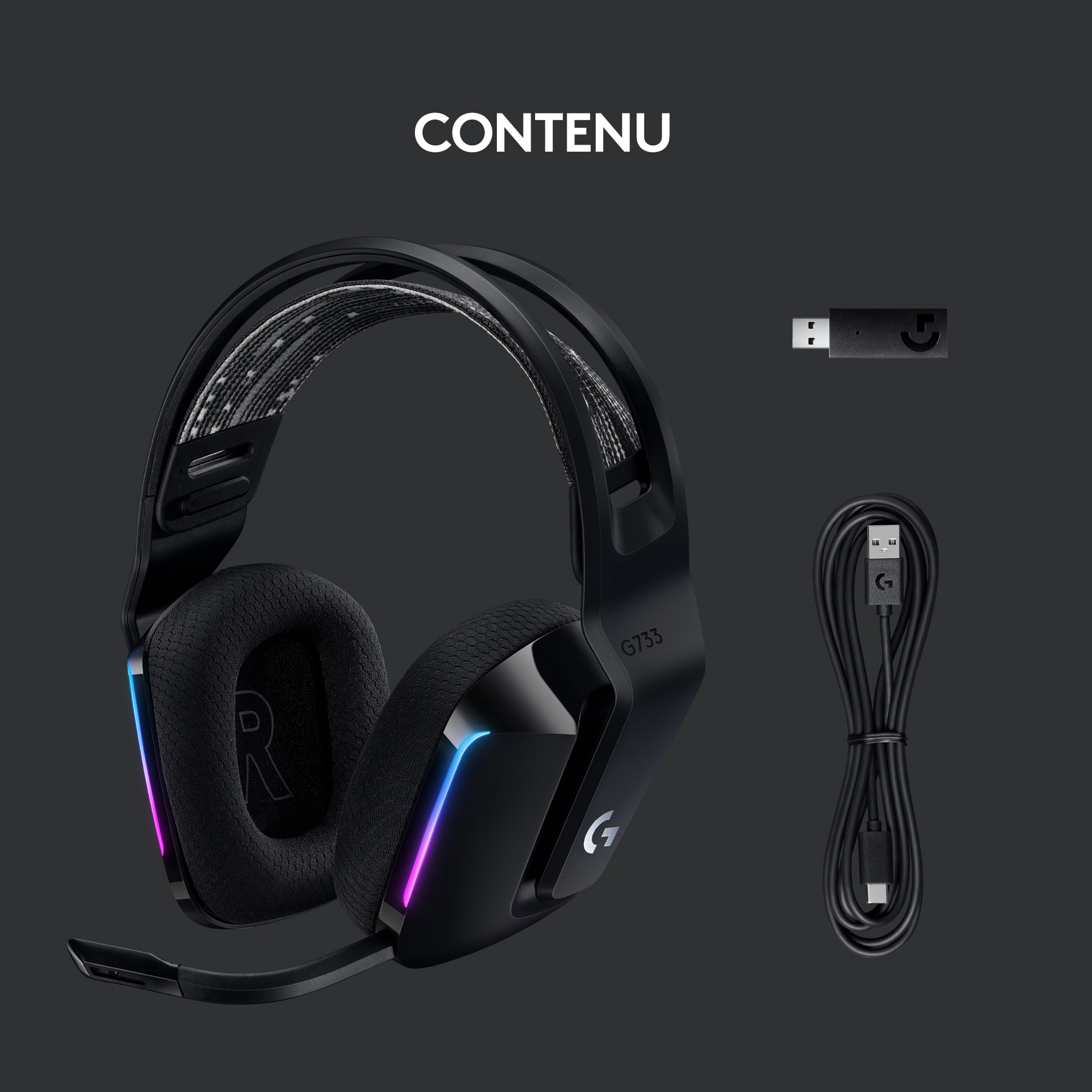 Casque noir avec microphone, câble et adaptateur USB, sur fond sombre.