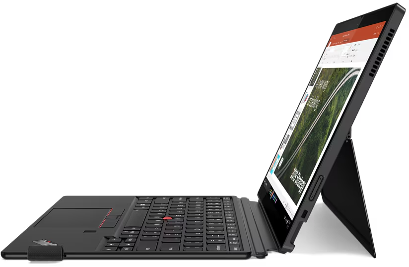 Ein schwarzes Lenovo ThinkPad Laptop, das eine Präsentation anzeigt.