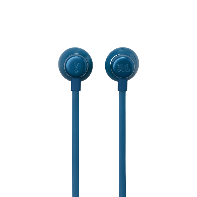 Auriculares intrauditivos azules con fondo negro. Primer plano.