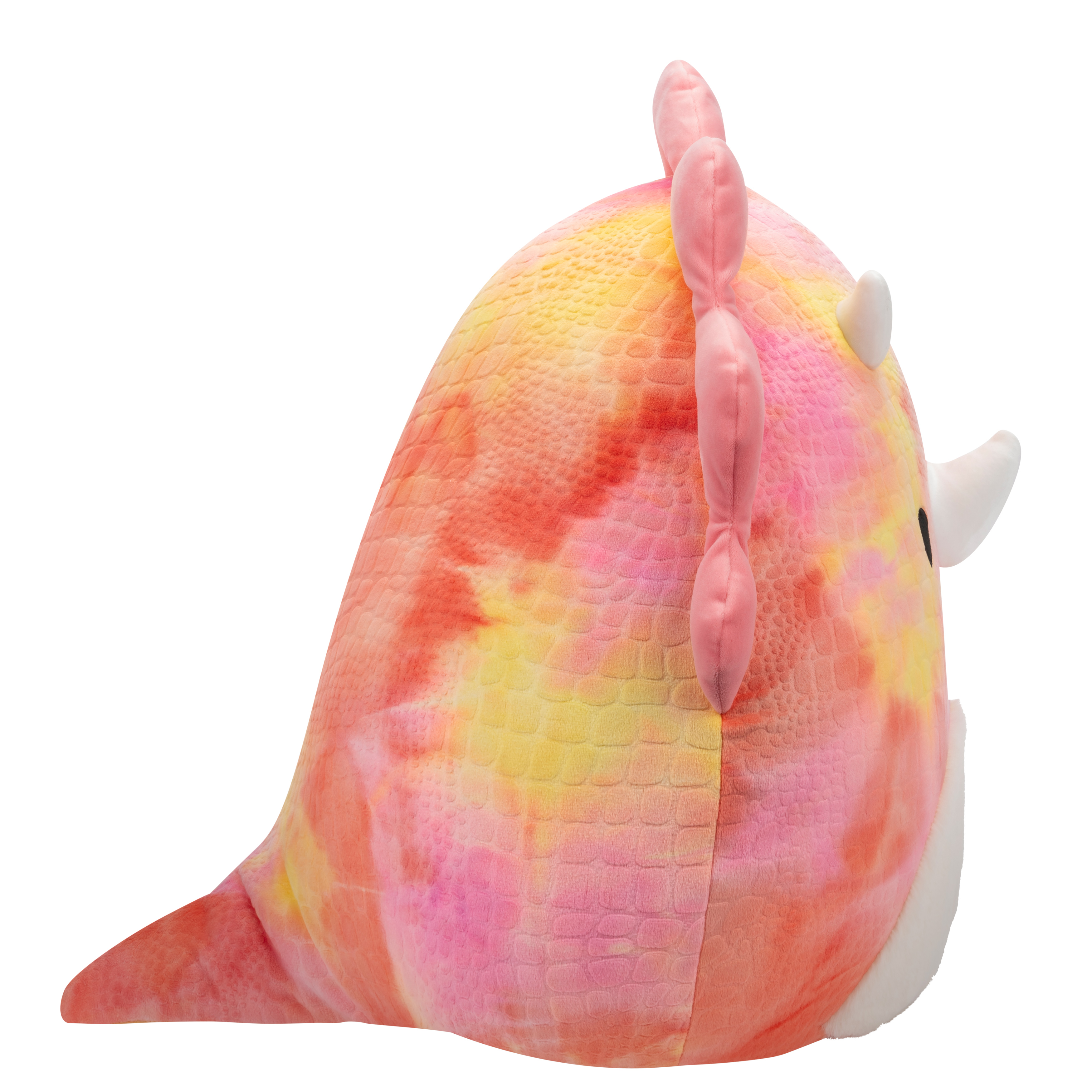 Ein farbenfrohes Plüsch-Triceratops-Spielzeug in Rosa-, Gelb- und Orangetönen, isoliert auf Weiß.
