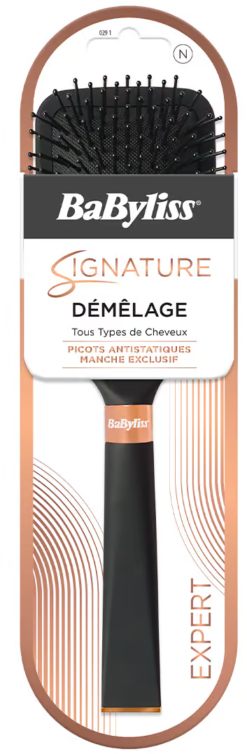 Emballage de la brosse à cheveux BaByliss Signature. La brosse est noire, avec des accents or rose sur le manche et l'emballage.