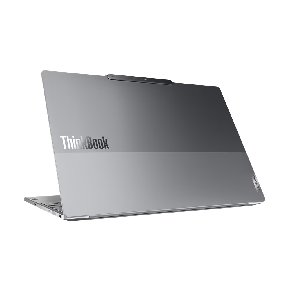 Laptop Lenovo ThinkBook, cerrado, sobre fondo negro.