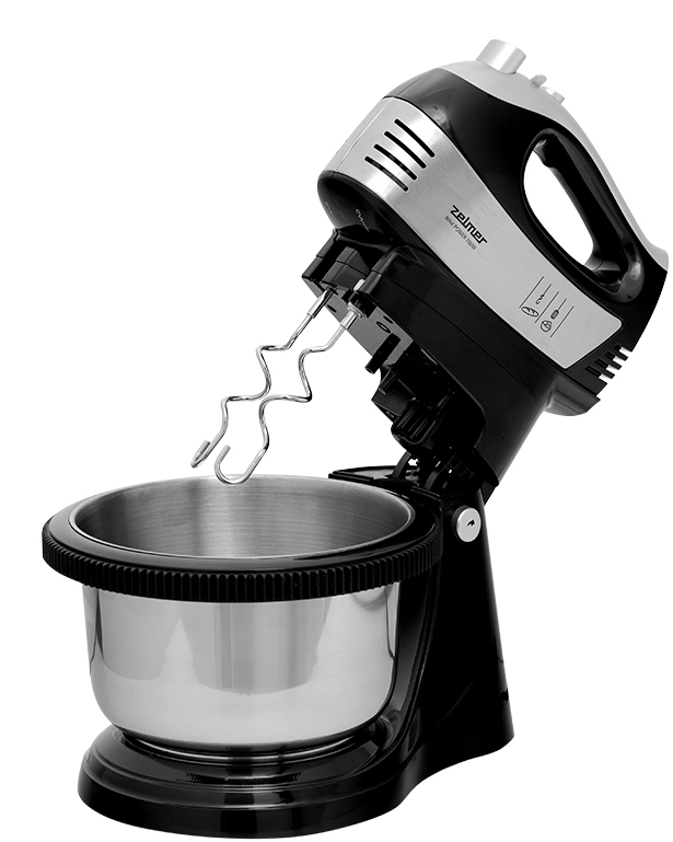 Czarny i srebrny mikser stojący z misą. Czarna podstawa. Izolowany na białym tle.