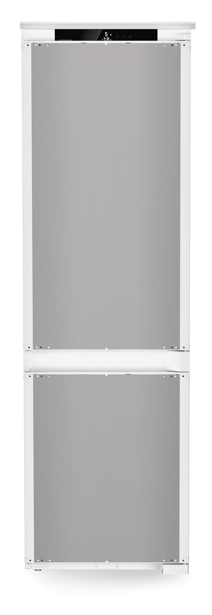 Weißer Kühlschrank mit zwei grauen Paneelen, Digitalanzeige oben.