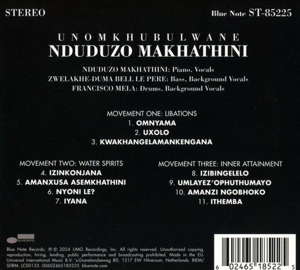 Ein CD-Cover mit Text in einer Fremdsprache. Der Name des Künstlers und der Songs wird angezeigt.