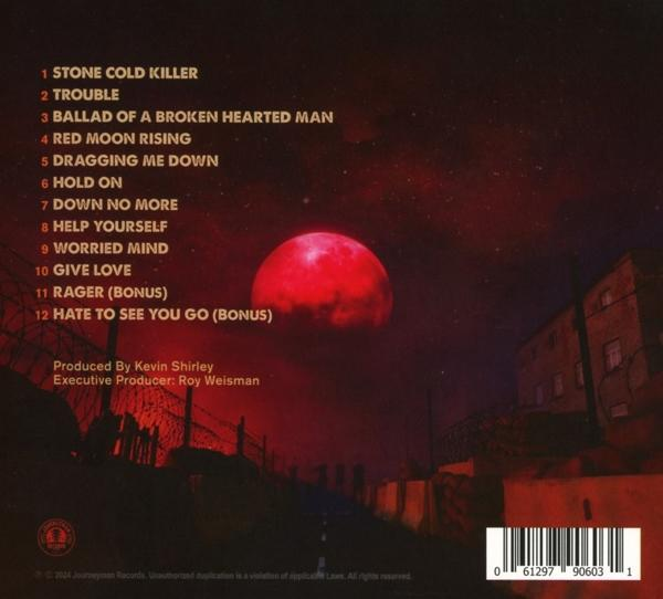 CD-Rückseite mit rotem Mond, Gebäuden und Text.