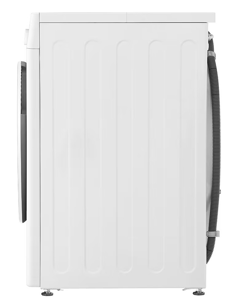 Widok z boku białej pralki z pionowymi liniami. Wąż po prawej stronie.