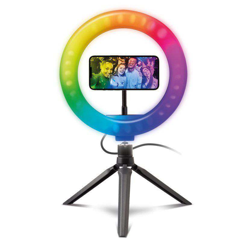 Ringlicht mit Telefon mit Personengruppe, und schwarzem Stativ.