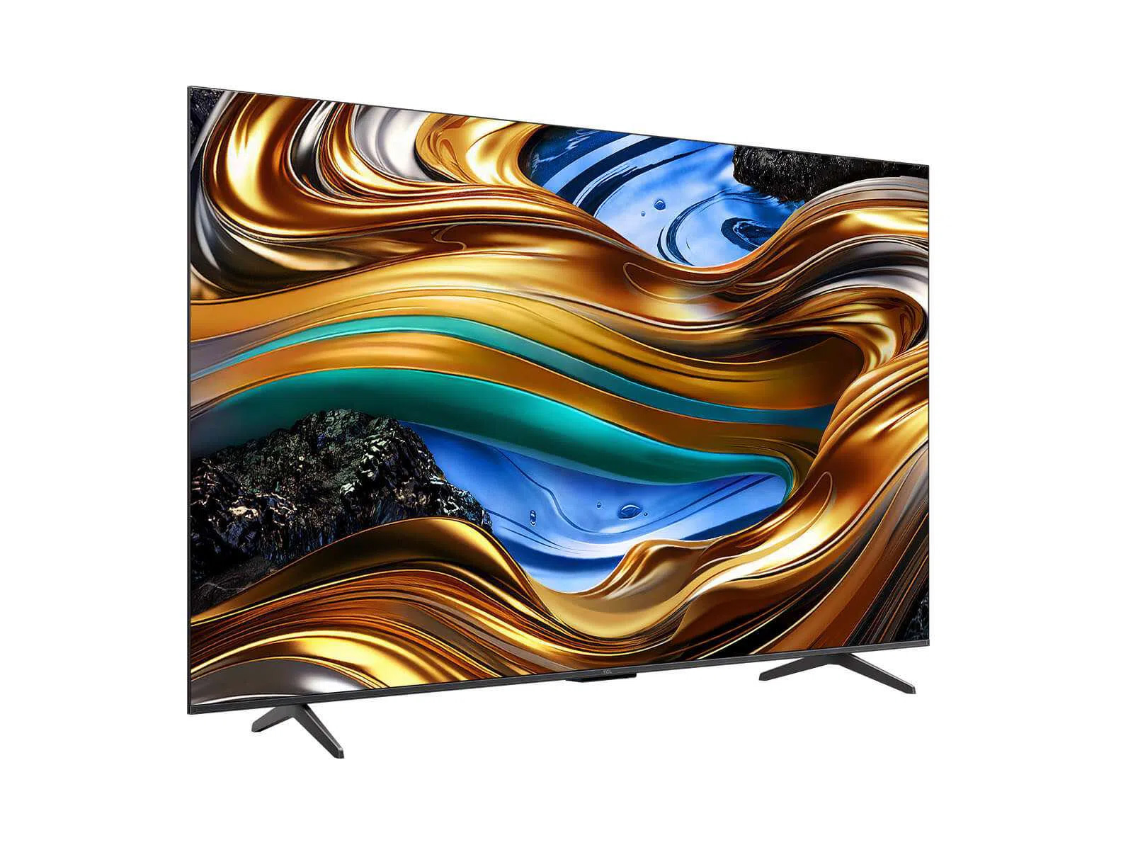 TV, soyut altın, mavi ve siyah sanat eserleri sergiliyor. Hafifçe açılı, siyah ayaklar üzerinde, beyaz bir arka plan üzerinde.