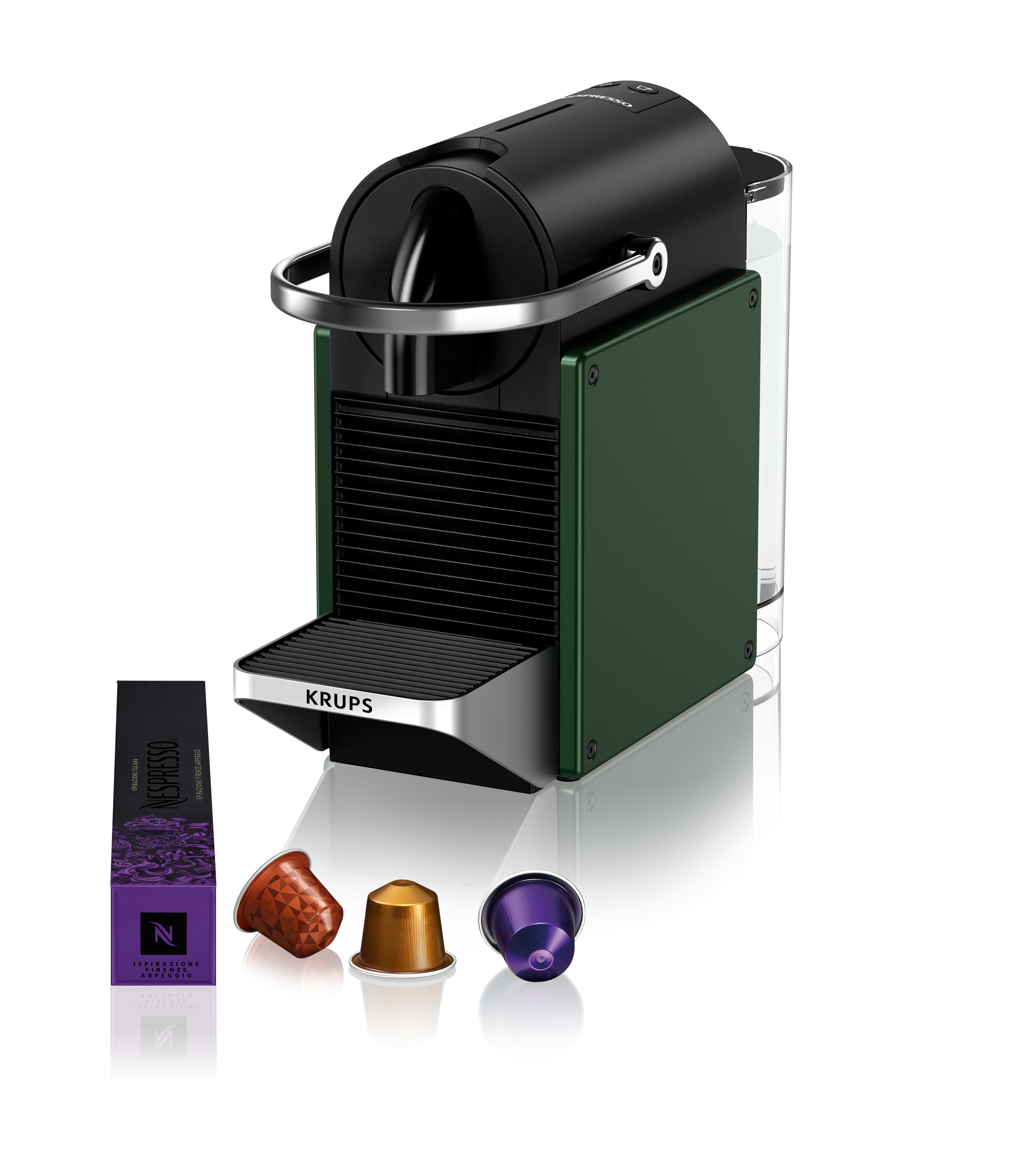 Grüne und schwarze Nespresso-Kaffeemaschine mit Kapseln. Weißer Hintergrund.