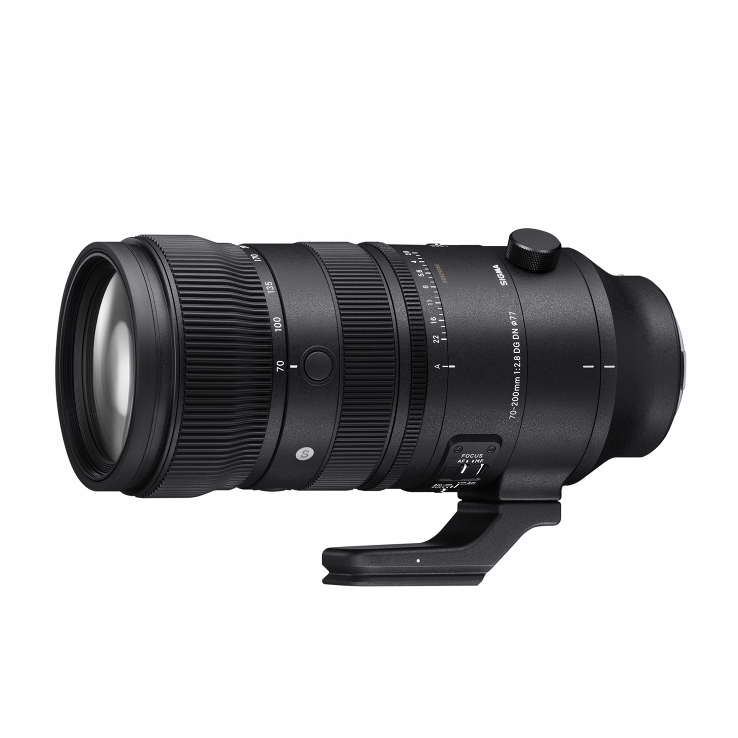 Un obiettivo Sigma 70-200mm con finitura nera e varie marcature.