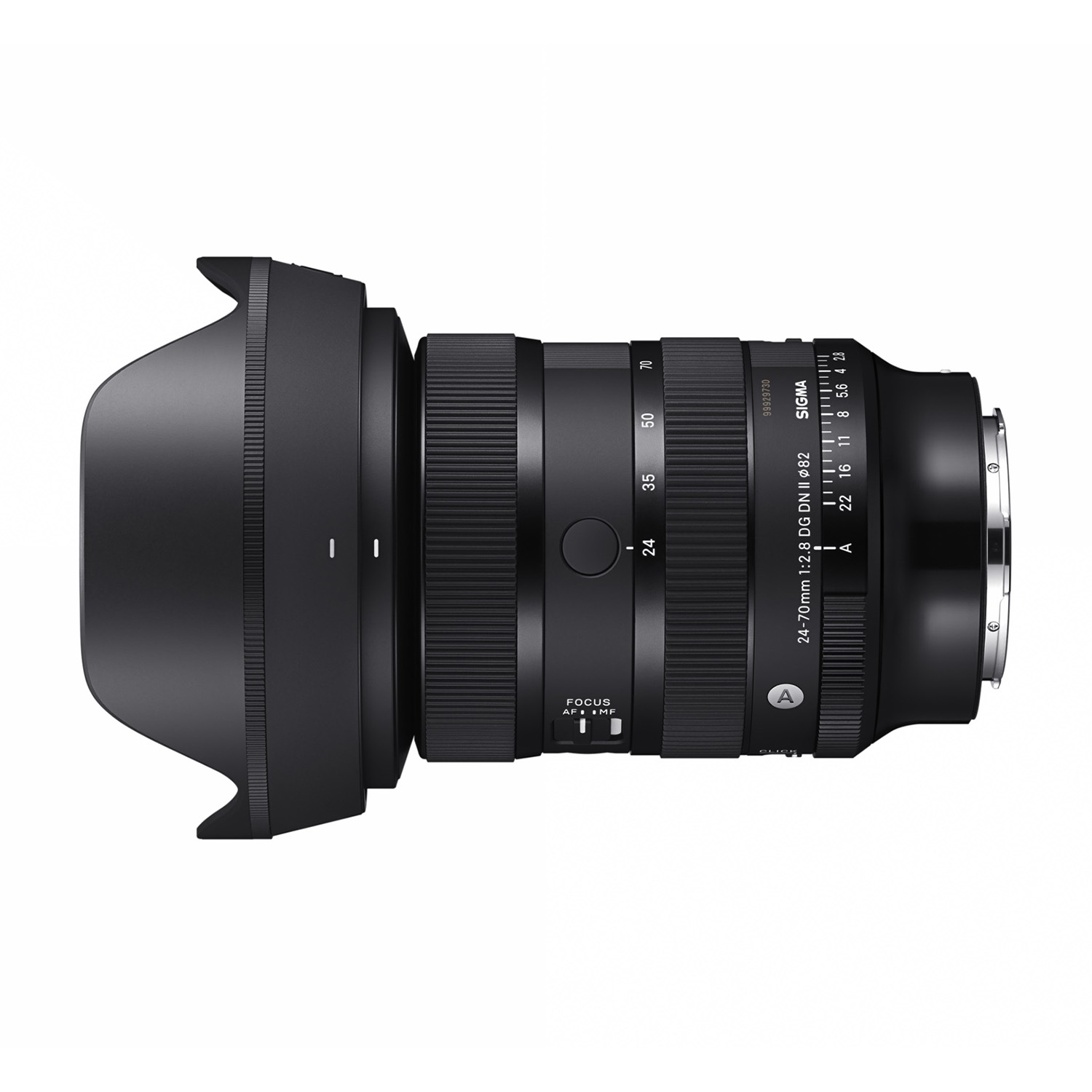 Obiettivo per fotocamera Sigma nero con paraluce. L'obiettivo è su sfondo bianco.