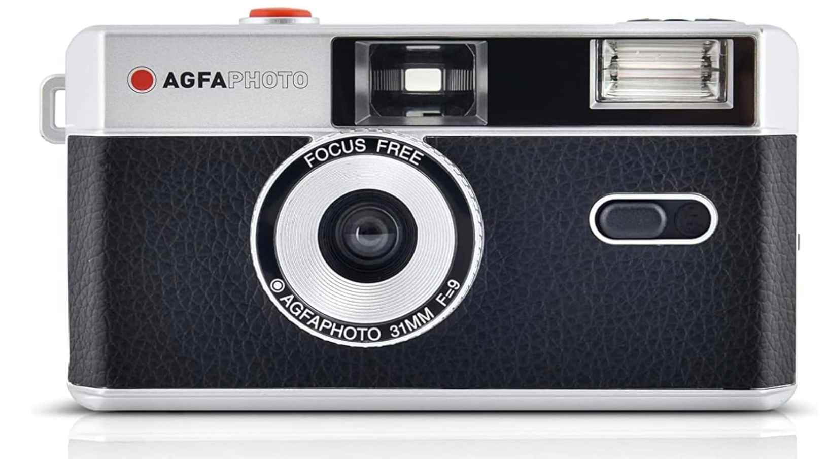 Eine Vintage AGFA Fotokamera mit schwarzem Ledergriff und silbernen Akzenten, Nahaufnahme.