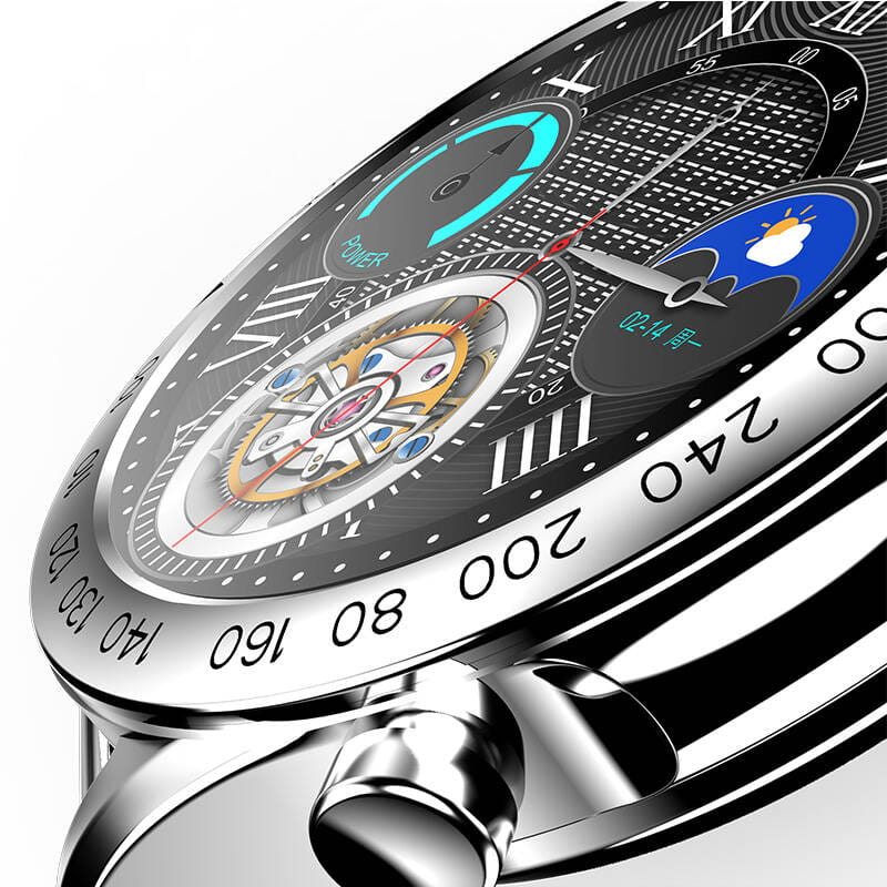 Zbliżenie smartwatcha z okrągłą tarczą. Wyświetla czas, moc i informacje o pogodzie.