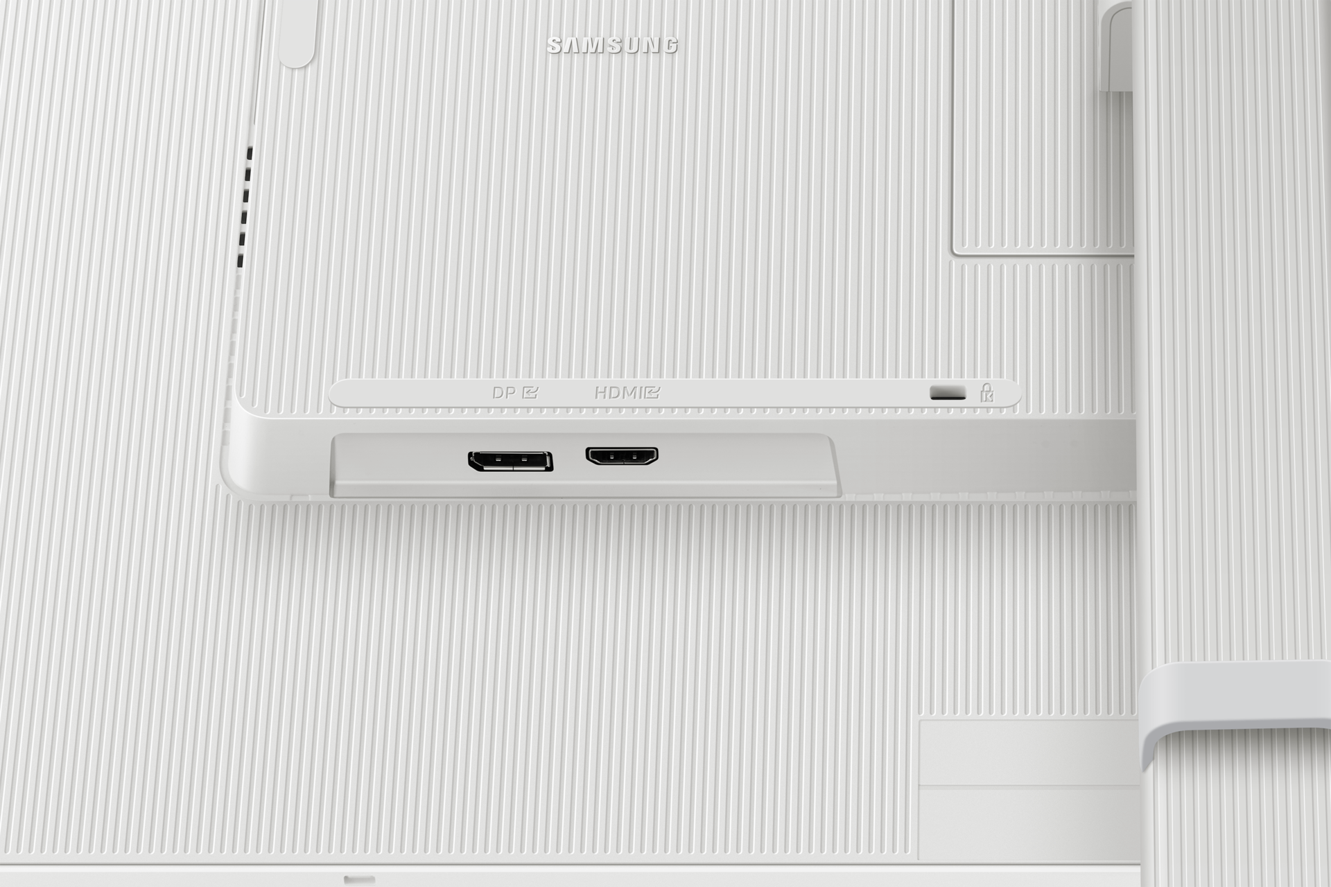 Vue arrière d'un moniteur Samsung blanc avec ports DP, HDMI et USB, design épuré, surface texturée.