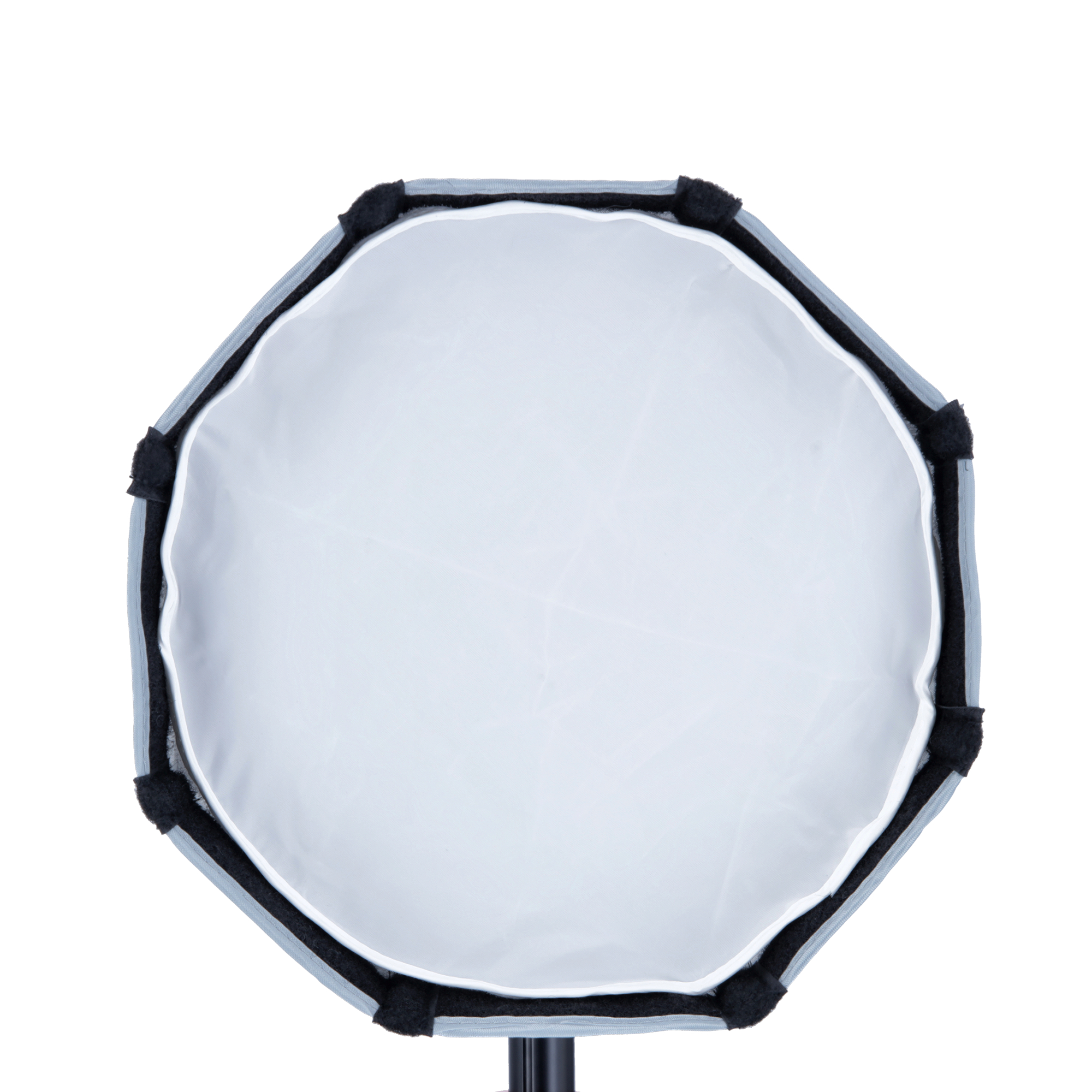 Achteckige Softbox für die Fotografie. Weißes, reflektierendes Innere. Schwarze Verkleidung und Tragrahmen sichtbar.