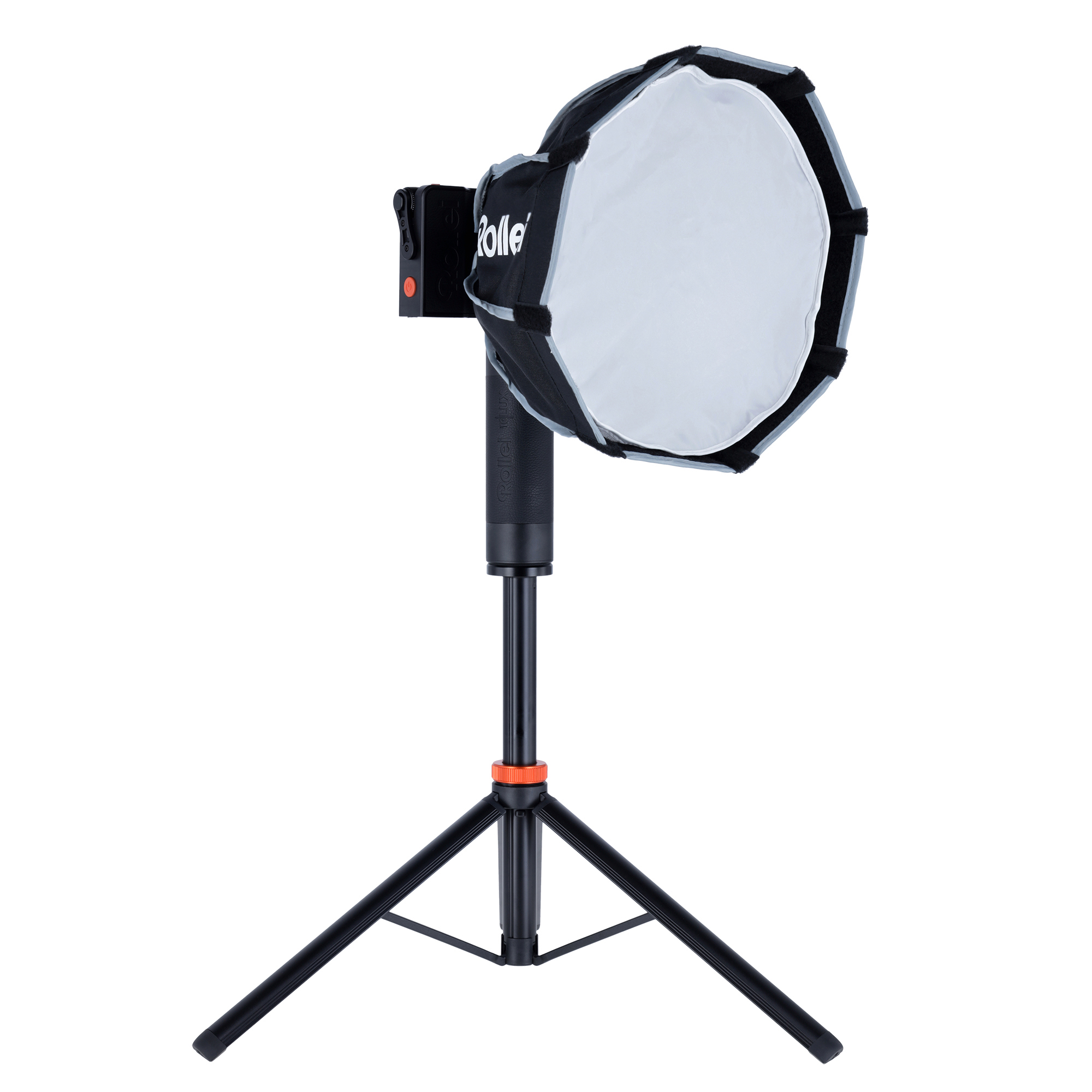 Studio-Lichtaufbau mit Softbox auf einem Stativ, schwarz und weiß.