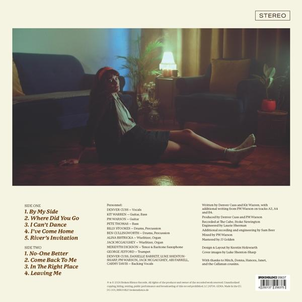 Ein Albumcover mit einem Foto einer Frau. Der Albumtitel und die Titelliste sind sichtbar.
